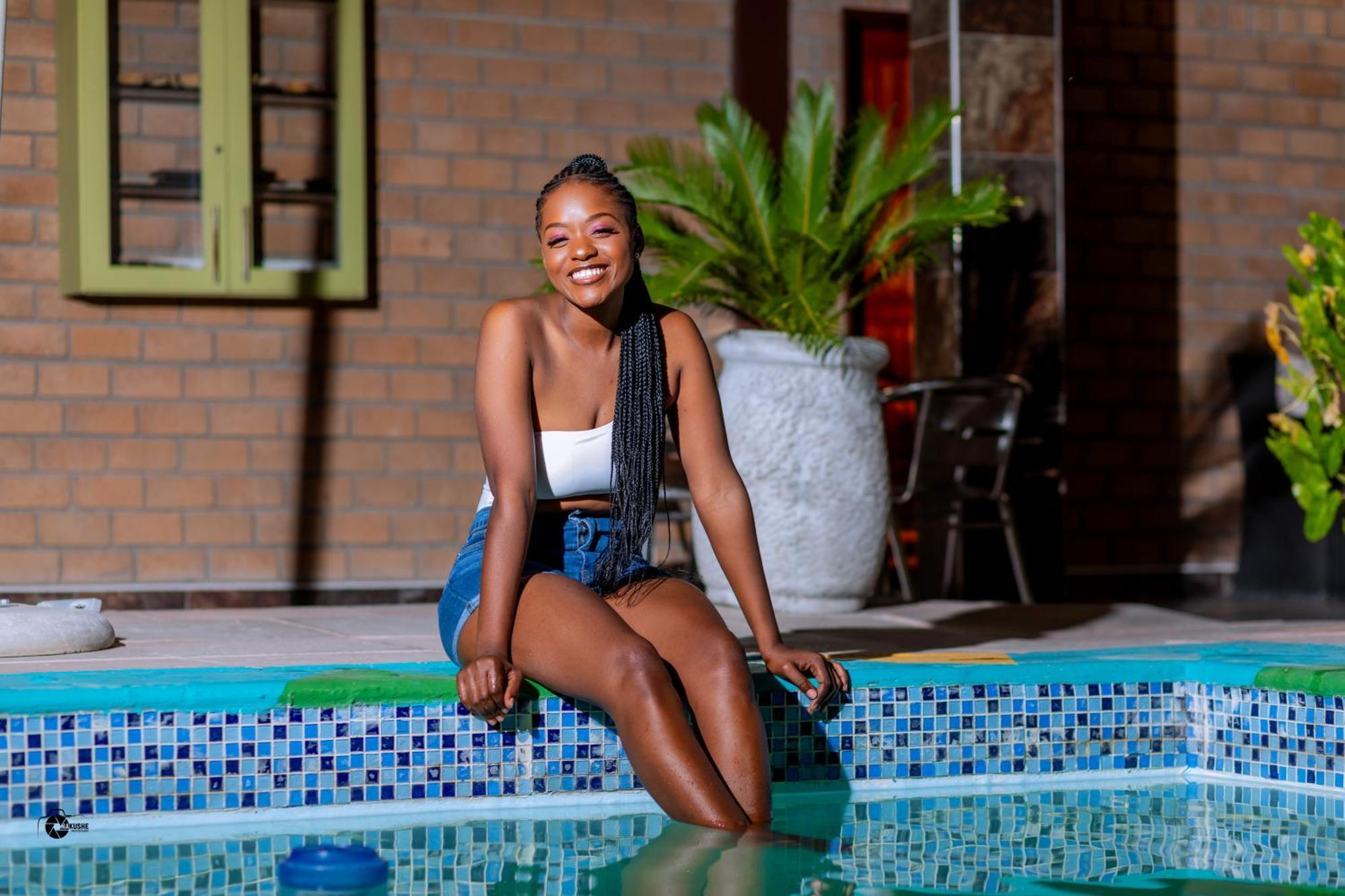 Road House Guest House Omuthiya Buitenkant foto